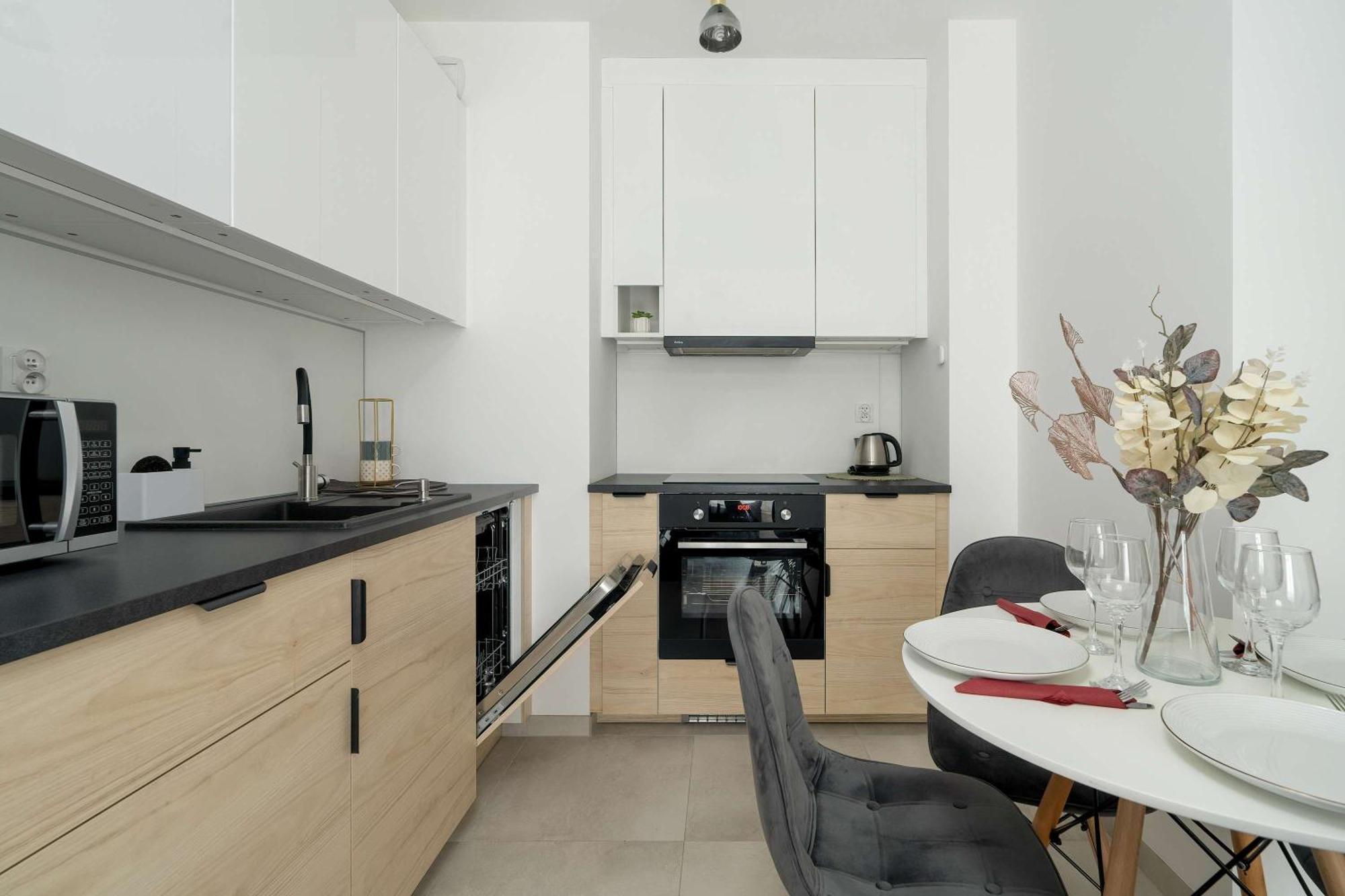 Jasny Blisko Lotniska Lawica W Poznaniu By Renters Apartment Posen