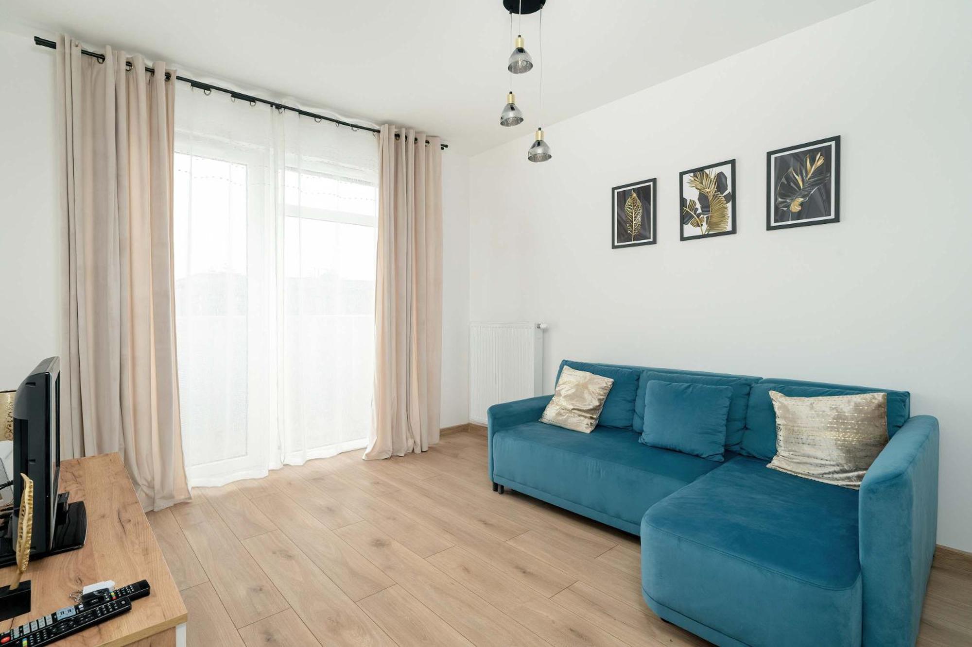 Jasny Blisko Lotniska Lawica W Poznaniu By Renters Apartment