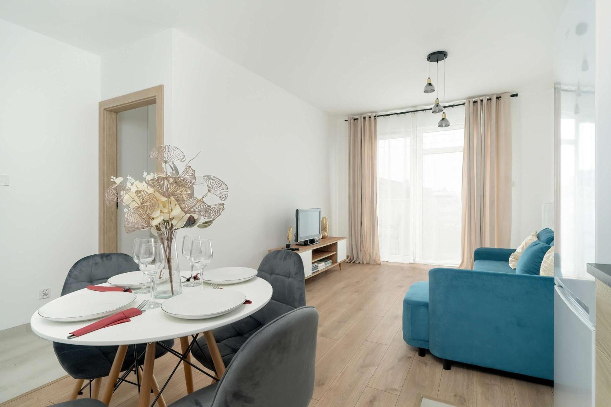Apartment Jasny Blisko Lotniska Lawica W Poznaniu By Renters *